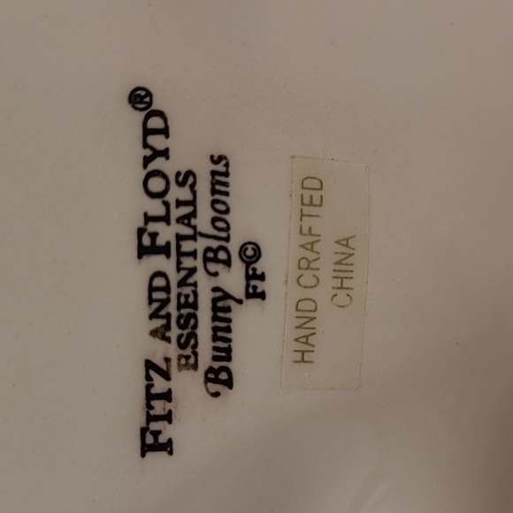 Fitz and Floyd Bunny Blooms Plate - Picture 9 of 16